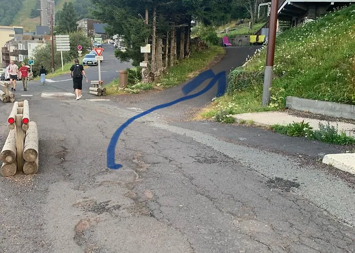 Апартаменты Rdc Dans Le Genestou Бес-э-Сент-Анастез